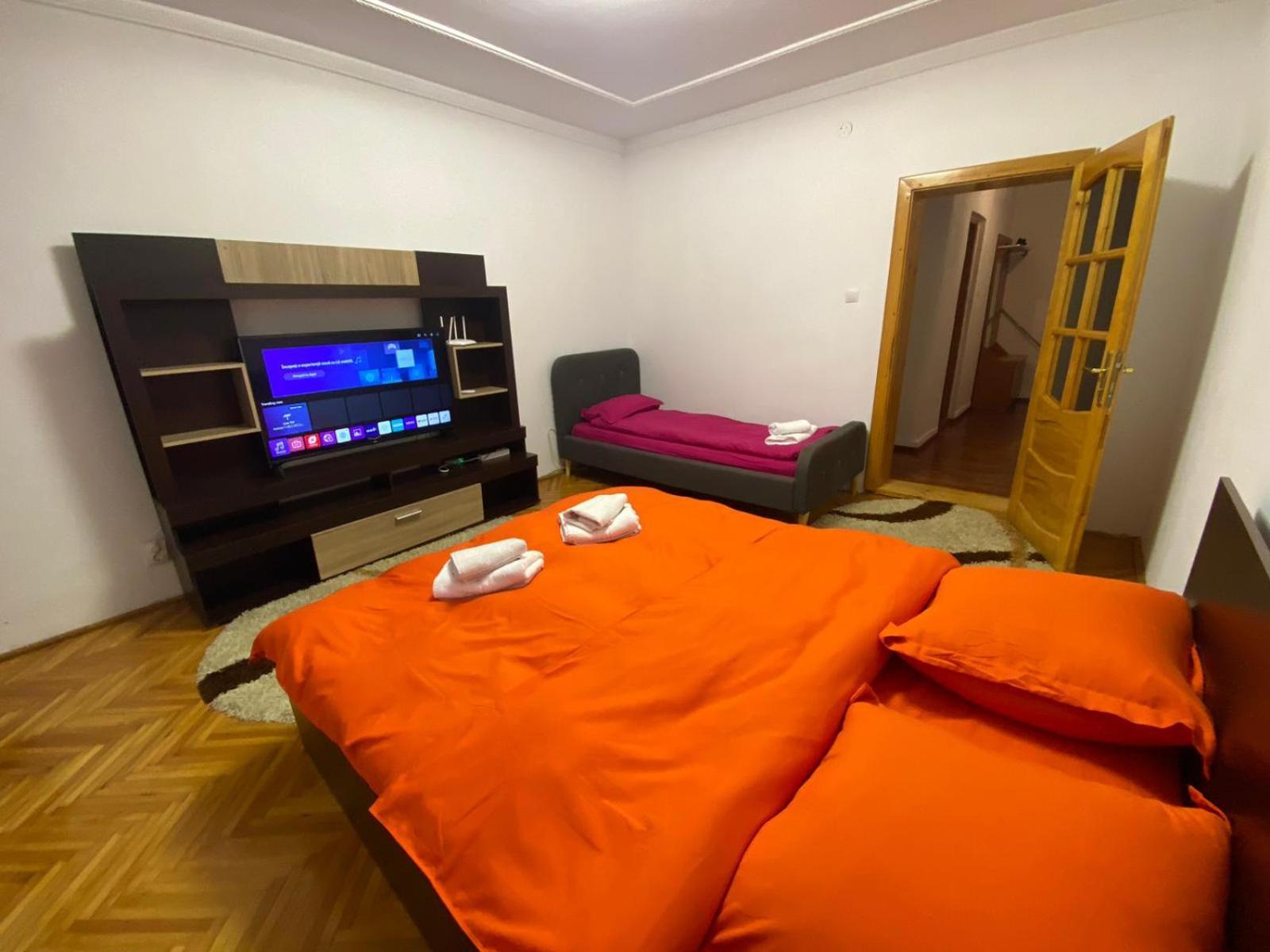 Linen Tree Apartment Băile Herculane Dış mekan fotoğraf